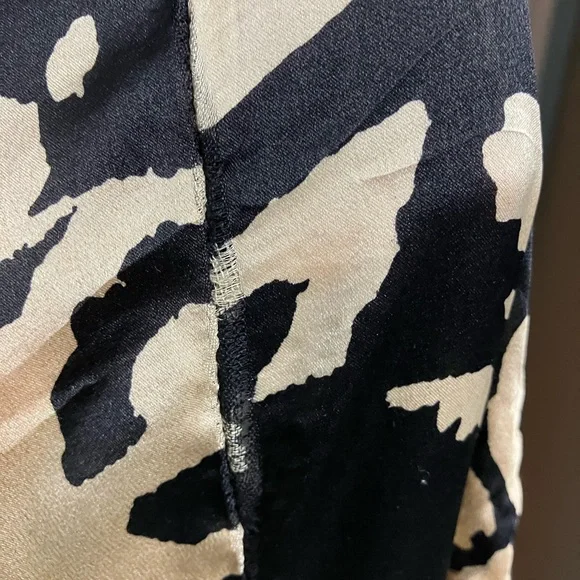 Zara 100% Silk Robe - Picture 10 of 11